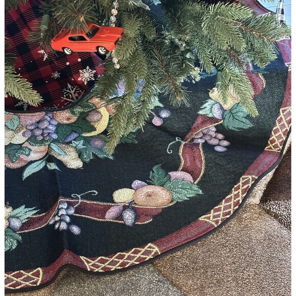 Sugar Plum Fancy Tapestry Christmas Tree Skirt 44” Round Gorgeous Classic Desin - Picture 2 of 10